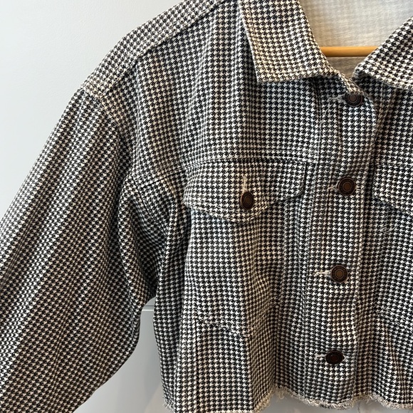 Princess Polly Crop Jacket 🐚 - Picture 4 of 10